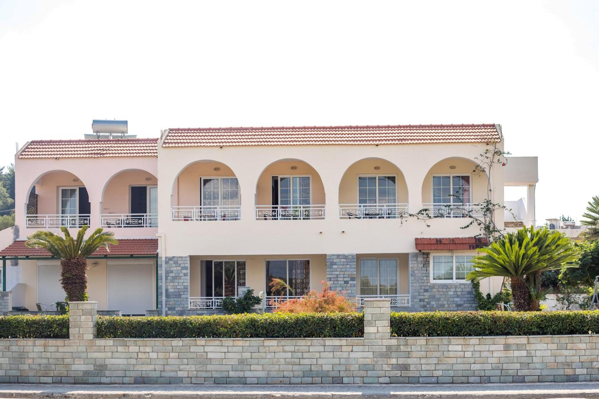 Dimitris Studios & Apartments Фалираки Екстериор снимка
