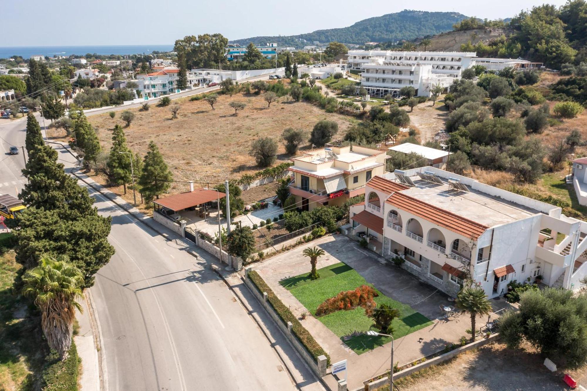 Dimitris Studios & Apartments Фалираки Екстериор снимка