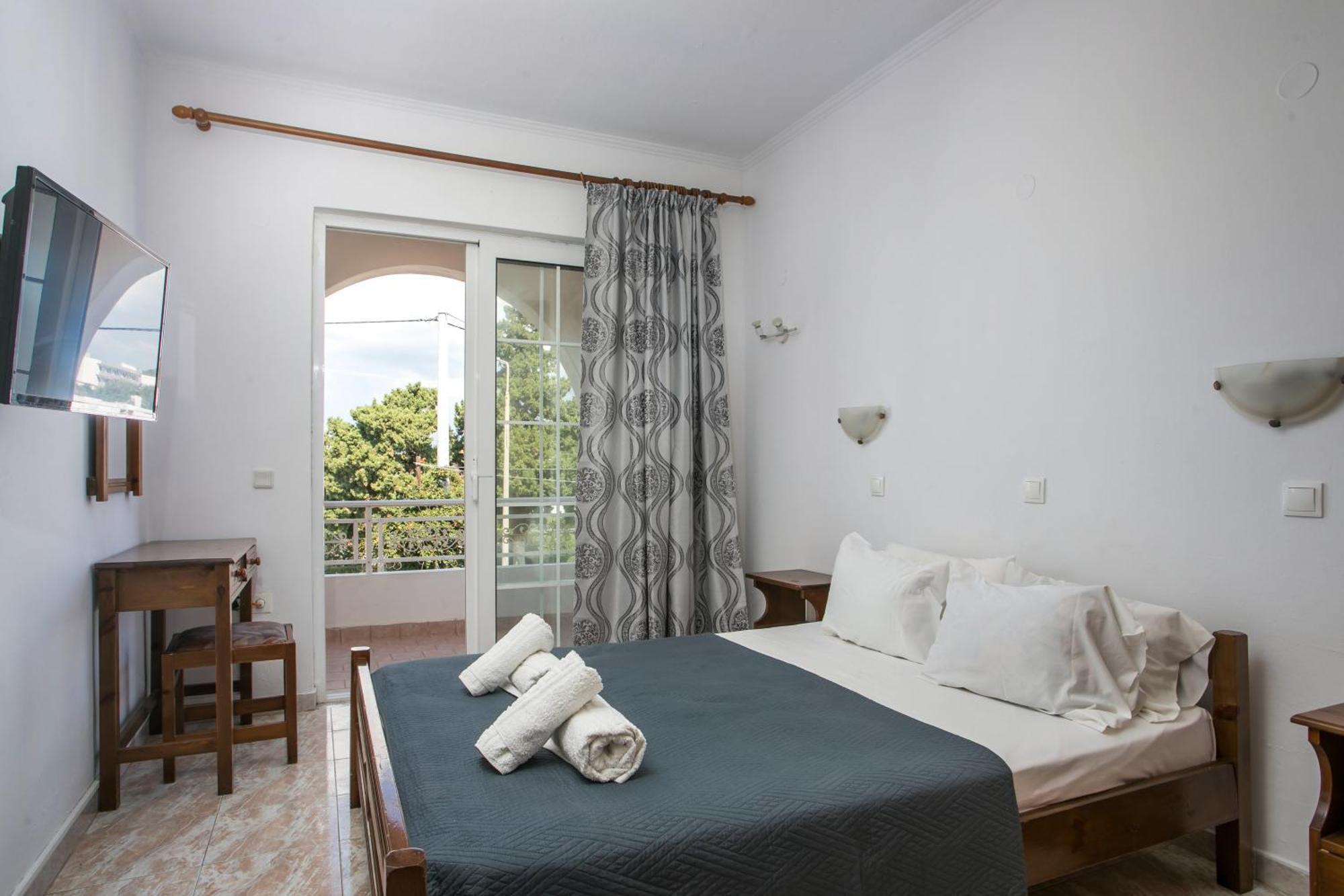 Dimitris Studios & Apartments Фалираки Екстериор снимка